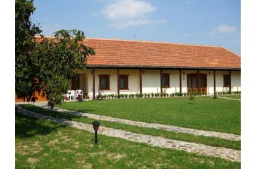 Ukraina Privát Orosijevo, Eksterjeras